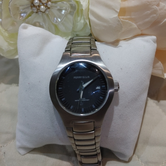 Vintage Perry Ellis 38mm Watch - Picture 6 of 8